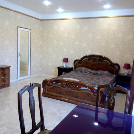 Аппартаменты С Балконом Apartamento Odesa Exterior foto